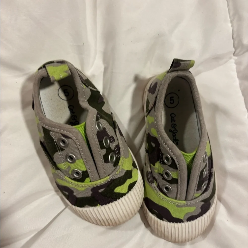 Cat & Jack Green Camouflage Kids Sneakers size 5